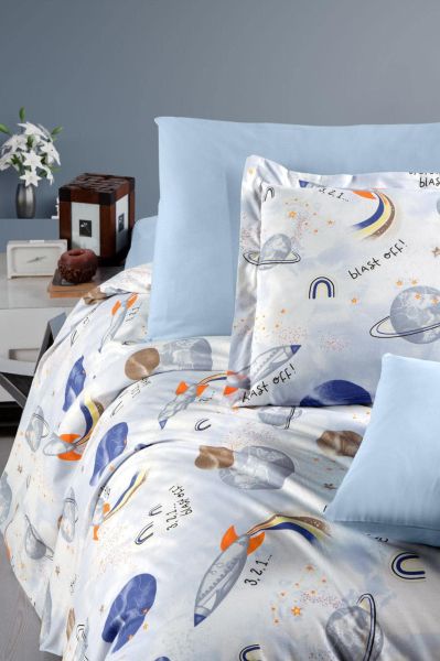 Единичен спален комплект с олекотена завивка 