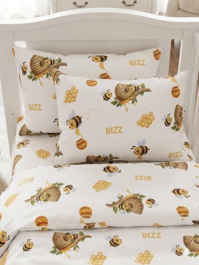 Детски спален комплект Малки пчелички - Мека нежност за сладки сънища!- 10 бр в пакет