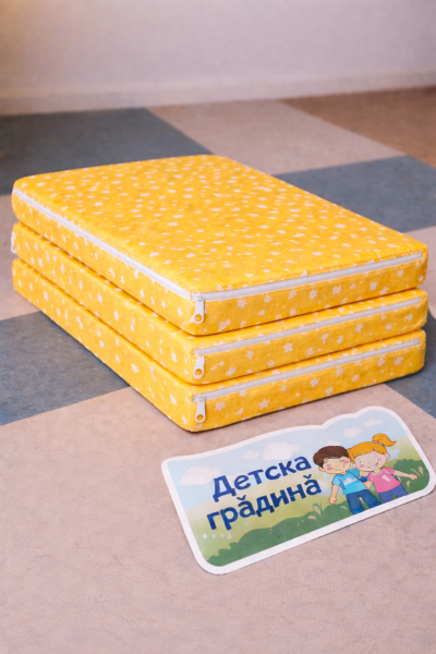 Детски матрак "Милион звезди" - 60/120см, пяна, калъф с цип!